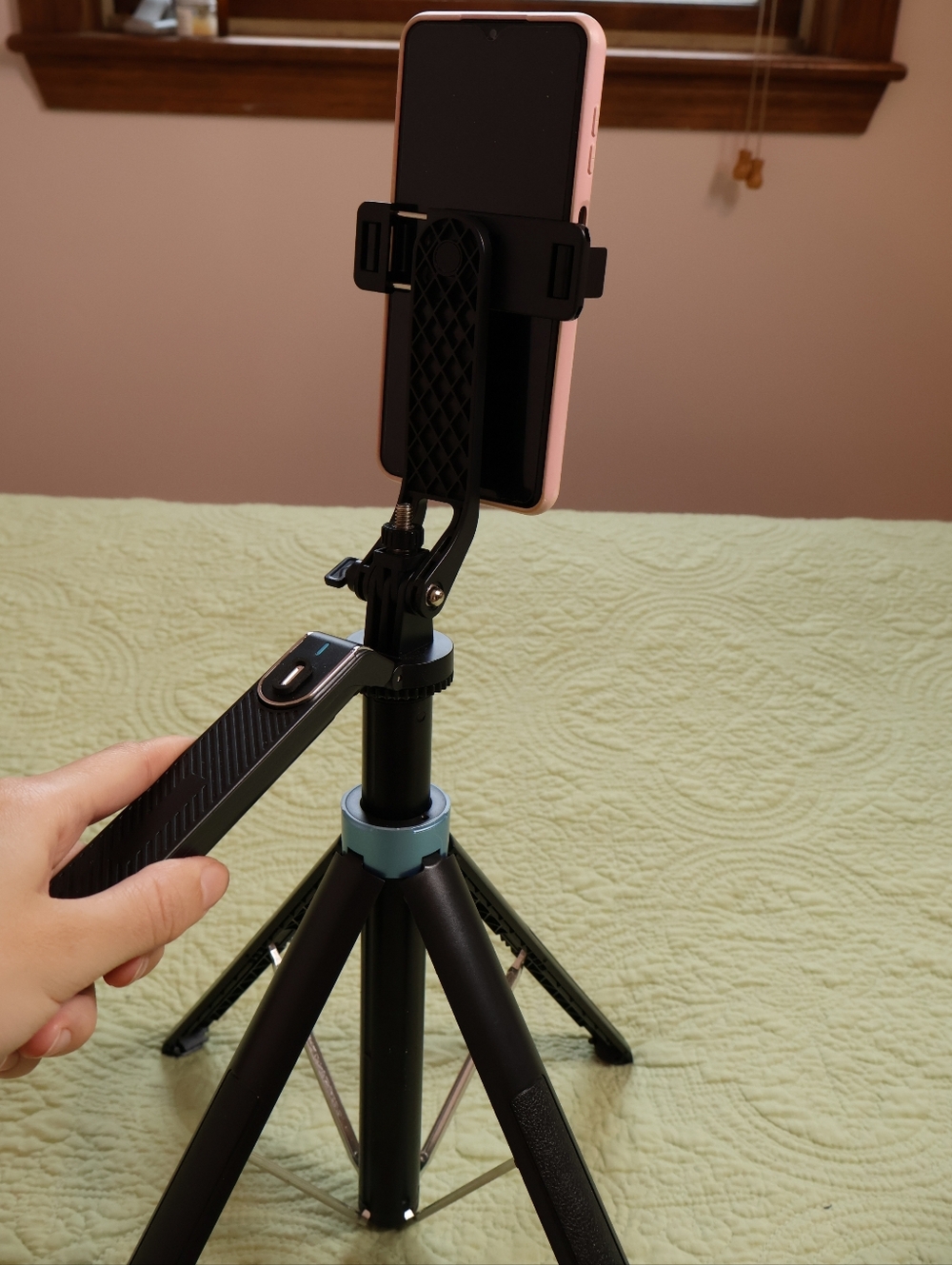 Tripod - Picture 2 of 4